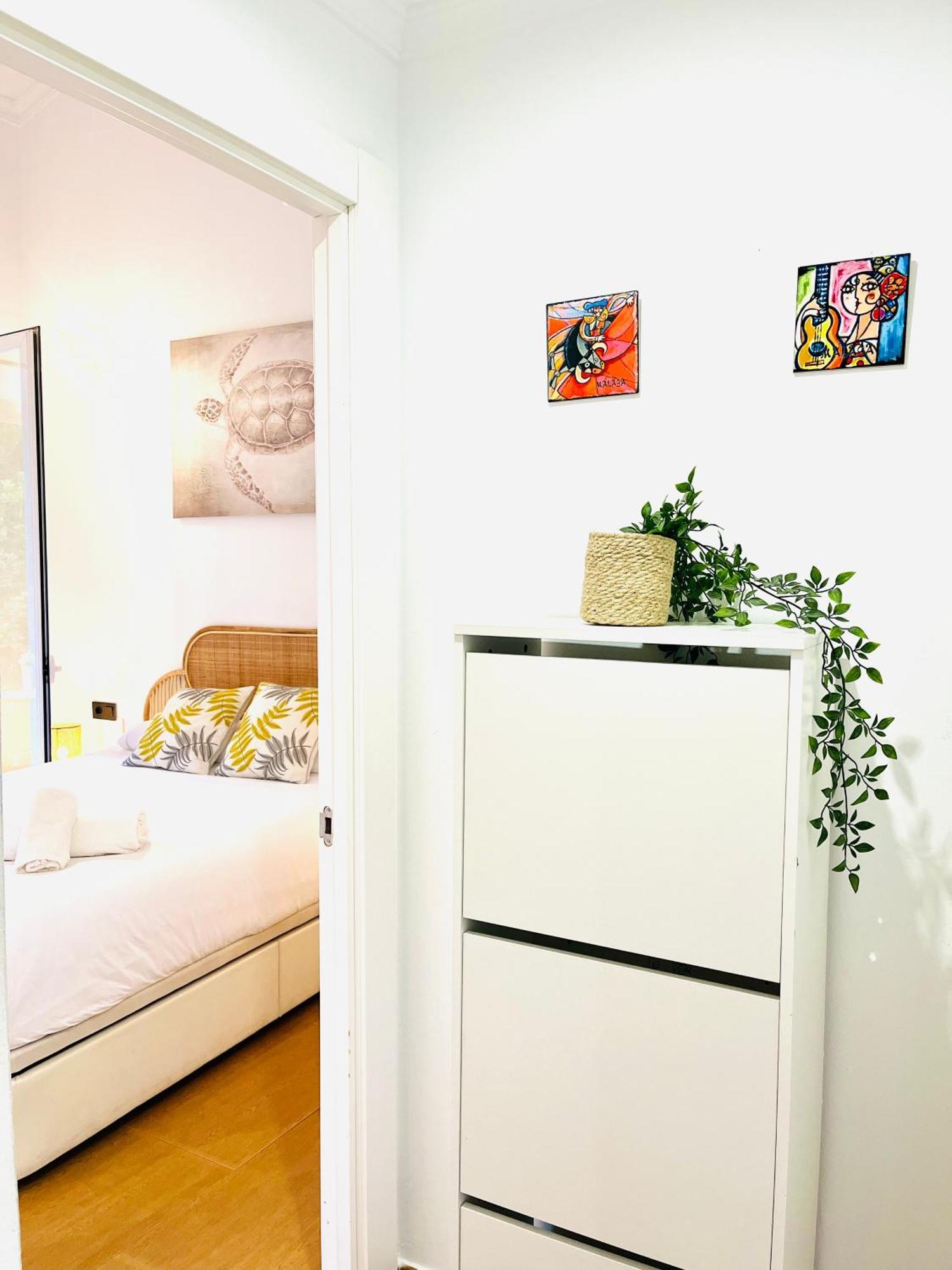 Bright And Cozy Duplex In The Heart Of *